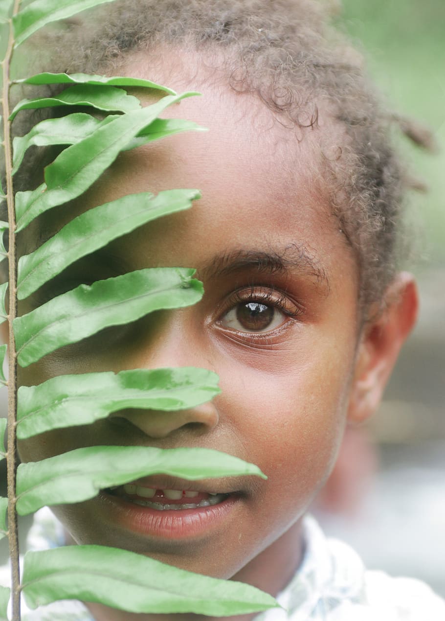 indonesia-west-papua-kid-forest_0